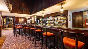 African Sky Hotels - Pine Lake Inn酒廊或酒吧区