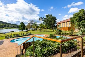 African Sky Hotels - Pine Lake Inn内部或周边的泳池
