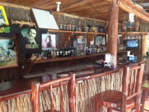 El lounge o bar de La Delphina Bed and Breakfast Bar and Grill
