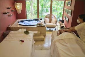 Katil atau katil-katil dalam bilik di The Bannister Hotel & Yacht Club by Mint