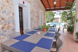 Bazén v ubytování 126 Finca Son Tresco ETV4382 by Mallorca Charme nebo v jeho okolí