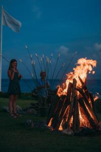 Tetamu yang menginap di The Bannister Hotel & Yacht Club by Mint