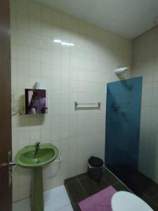 Phòng tắm tại Seu Apto na Praia da Costa 1 Todo Seu Grande Completo Centro Excelente Localização +17 ảnh