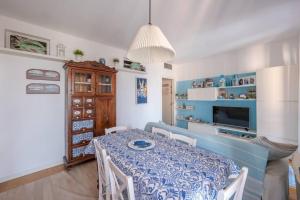 Posezení v ubytování SeaView Cavi B. [100mt dal Mare] + 10 fotografií