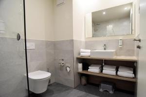 Koupelna v ubytování DiMas Hotel Ettenheim - Rust