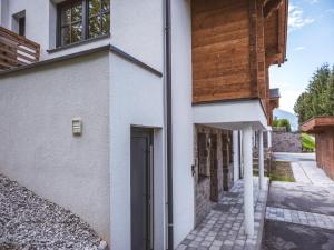 Budynek, w którym mieści się dom w stylu alpejskim