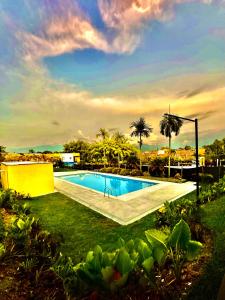 Fotografie z fotogalerie ubytování Apartamento Privado Vacacional a 5m del Aeropuerto, 20 minutos del Parque del Cafe y Centro de Armenia con 4 Piscinas, 3 Jacuzzi, Sauna By Molca Xperiences 3H v destinaci Armenia