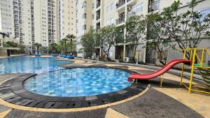 Bazén v ubytování Amazing view Apartment at Kemayoran JIEXPO -Min Stay 3 nights- nebo v jeho okolí