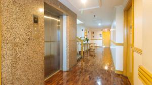 Kuchyň nebo kuchyňský kout v ubytování Aloha Hotel Roxas Boulevard Manila