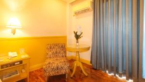 Posezení v ubytování Aloha Hotel Roxas Boulevard Manila