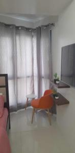 Area tempat duduk di Grand Riviera Suites, US Embassy Comfy, Affordable Studio in Roxas Blvd, Ermita Manila
