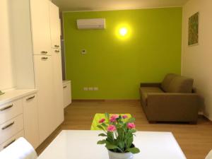 A seating area at Tempo Di Sole con Serv Spiaggia