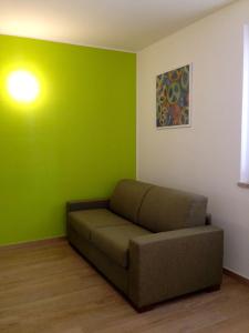 A seating area at Tempo Di Sole con Serv Spiaggia