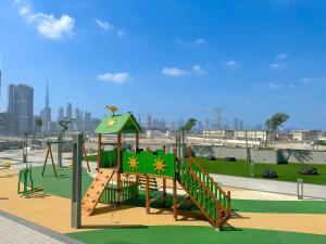 Herní místnost nebo prostor pro děti v ubytování Primestay - Creek Vistas Reserve 1BR in Al Meydan