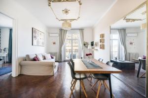 Posezení v ubytování Amora Homes Luxury Suite Basilica Breathless View-NEED RESERVATION FOR FREE PARKING