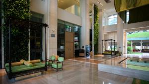 Posezení v ubytování ITC Gardenia, a Luxury Collection Hotel, Bengaluru