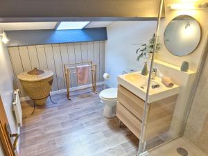 Ванна кімната в Gîte classé 3* dans magnifique bastide provençale