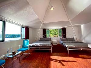 Posezení v ubytování Du Lịch Lâm Hà - Hồ Gia Trang Villas