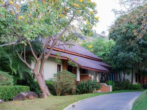 Giardino di Victoria Cliff Hotel & Resort, Kawthaung