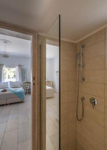 Koupelna v ubytování Floras Rooms