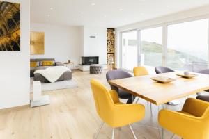 Et opholdsområde på Villa White Pearl Opatija Luxury Stay with Pool and Sea View