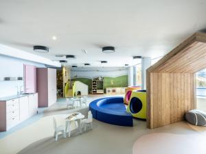 Falkensteiner Family Hotel Montafon - The Leading Hotels of the World的休息区