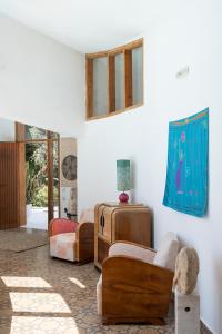 Et opholdsområde på Villa Ixia + 42 billeder