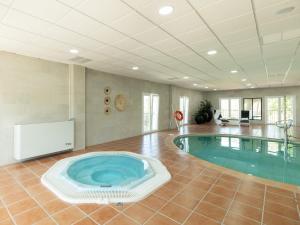 Bazén v ubytování Hotel Altos de Istán nebo v jeho okolí