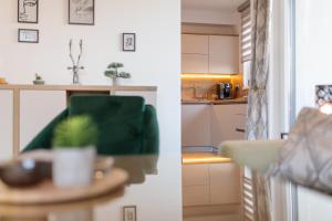 Kuchyňa alebo kuchynka v ubytovaní Comfortable 2 bedroom apartment Marina close to beach