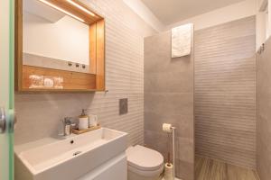 Kúpeľňa v ubytovaní Comfortable 2 bedroom apartment Marina close to beach