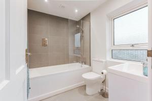 Vannituba majutusasutuses Lapwing Cottage +14 fotot