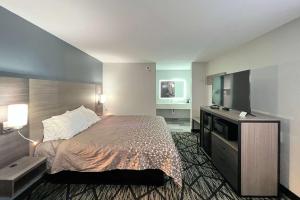 Gallery image of Super 8 by Wyndham Sulphur South in Sulphur +6 photos