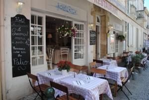 Restaurace v ubytování Hôtel Restaurant Le Provençal