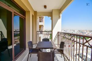 Balkón nebo terasa v ubytování Luxury Escapes - Contemporary 2BR Gem in Madinat Jumeirah - RAHAAL