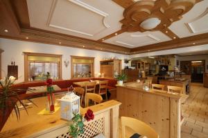 Veitingastaður eða matsölustaður á Hotel-Gasthof Hirschen