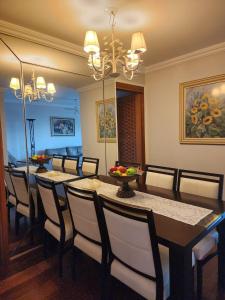 O zonă de relaxare la Home Ways Residence - 3 Quartos