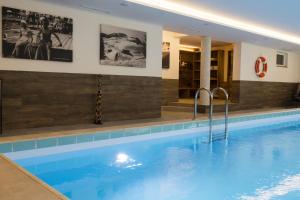 Bazen v nastanitvi oz. blizu nastanitve Hotel Garni Entstrasser