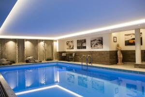Bazen v nastanitvi oz. blizu nastanitve Hotel Garni Entstrasser