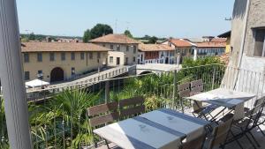 Balkón alebo terasa v ubytovaní La Corte sul Naviglio
