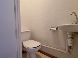 Ванная комната в Appartement Le Dévoluy, 2 pièces, 6 personnes - FR-1-525-272