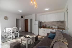 Kuhinja ili čajna kuhinja u objektu Apartman Diva 5 Divčibare