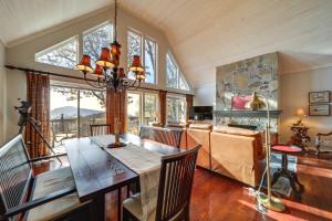 Kép Cabin with Mountain Views Near Cashiers and Highlands szállásáról Sapphire-ben a galériában