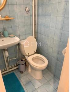 Un baño de Cozy Malakoff Studio - Near Paris