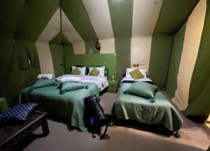 Postel nebo postele na pokoji v ubytování Diament Luxury Camp