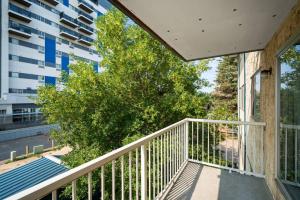 Балкон або тераса в 2BR Suite with Balcony Near NLRHC and Free Parking