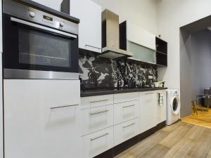 Gray Stylish Central Apartment 1073 Budapest, 35 Kertész utca kép - 2
