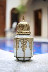 Bazén v ubytování Riad Touhfa Kasbah Marrakech nebo v jeho okolí