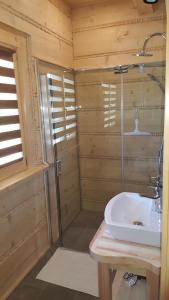 Koupelna v ubytování Apartamenty Złoty Stok + 66 fotografií