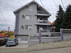 Zgradba, v kateri se nahaja hostel