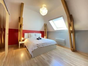 Katil atau katil-katil dalam bilik di Les Fontanelles, piscine privee